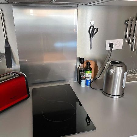 Appartement Mignon Calme Douillet Ascenseur Clim Etage Eleve Proche Parking Et Toutes Commodites Au Coeur Du Toulon Historique Kültér fotó