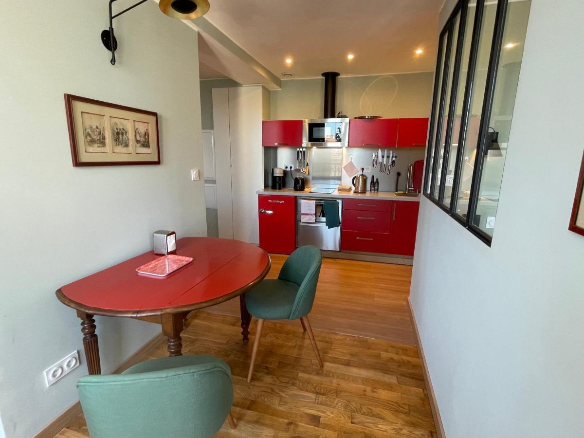 Appartement Mignon Calme Douillet Ascenseur Clim Etage Eleve Proche Parking Et Toutes Commodites Au Coeur Du Toulon Historique Kültér fotó