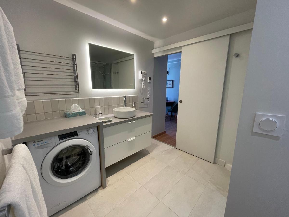 Appartement Mignon Calme Douillet Ascenseur Clim Etage Eleve Proche Parking Et Toutes Commodites Au Coeur Du Toulon Historique Kültér fotó