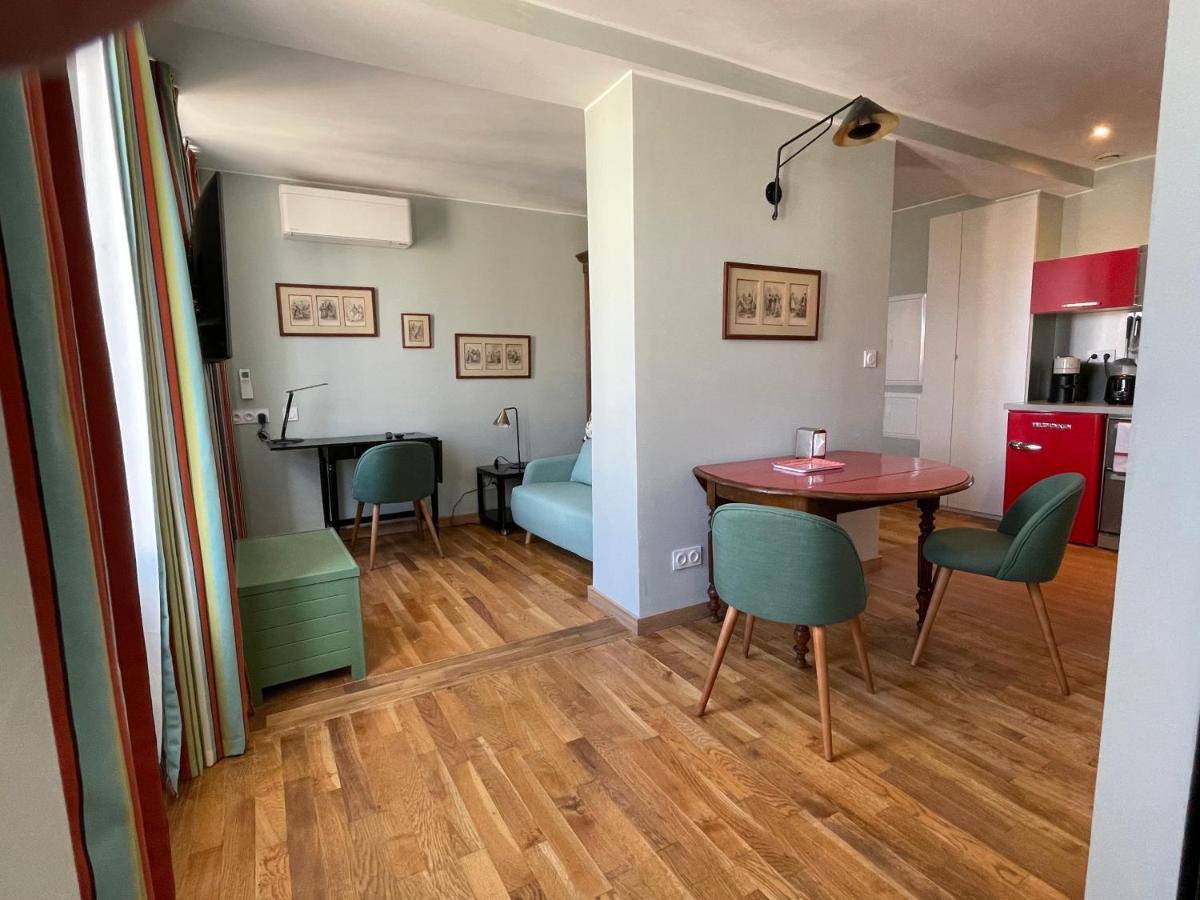 Appartement Mignon Calme Douillet Ascenseur Clim Etage Eleve Proche Parking Et Toutes Commodites Au Coeur Du Toulon Historique Kültér fotó