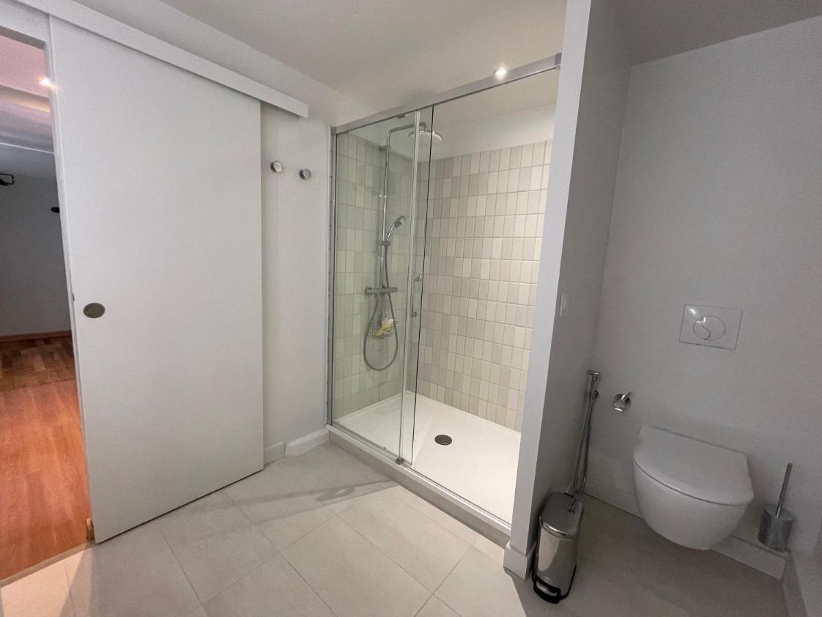 Appartement Mignon Calme Douillet Ascenseur Clim Etage Eleve Proche Parking Et Toutes Commodites Au Coeur Du Toulon Historique Kültér fotó