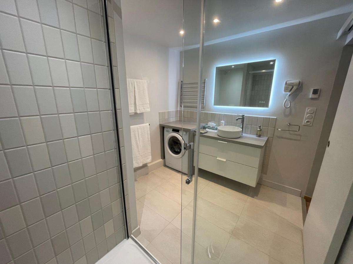 Appartement Mignon Calme Douillet Ascenseur Clim Etage Eleve Proche Parking Et Toutes Commodites Au Coeur Du Toulon Historique Kültér fotó