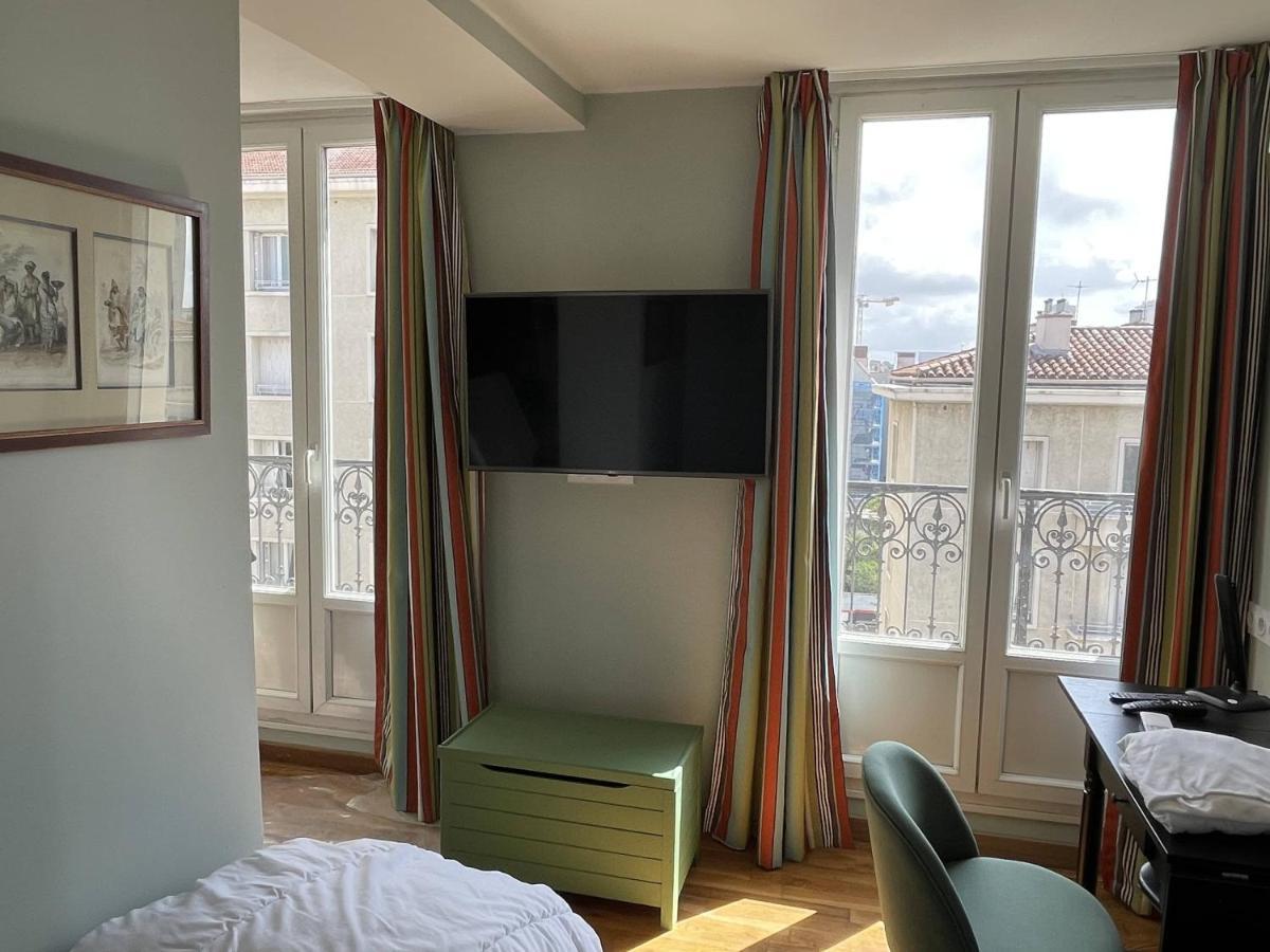 Appartement Mignon Calme Douillet Ascenseur Clim Etage Eleve Proche Parking Et Toutes Commodites Au Coeur Du Toulon Historique Kültér fotó