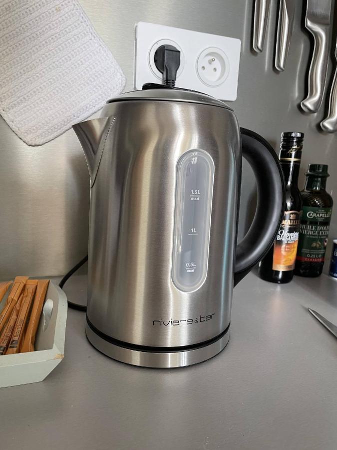 Appartement Mignon Calme Douillet Ascenseur Clim Etage Eleve Proche Parking Et Toutes Commodites Au Coeur Du Toulon Historique Kültér fotó