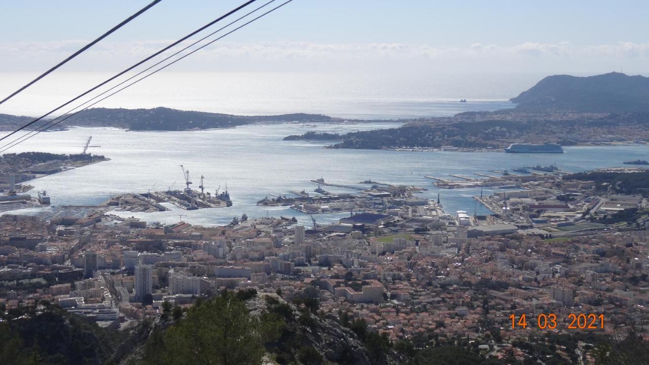 Appartement Mignon Calme Douillet Ascenseur Clim Etage Eleve Proche Parking Et Toutes Commodites Au Coeur Du Toulon Historique Kültér fotó