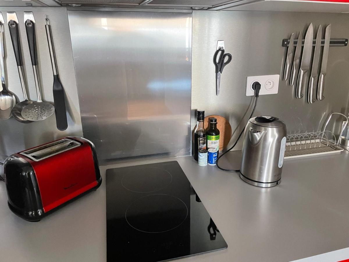 Appartement Mignon Calme Douillet Ascenseur Clim Etage Eleve Proche Parking Et Toutes Commodites Au Coeur Du Toulon Historique Kültér fotó