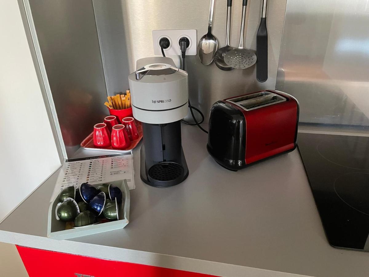 Appartement Mignon Calme Douillet Ascenseur Clim Etage Eleve Proche Parking Et Toutes Commodites Au Coeur Du Toulon Historique Kültér fotó