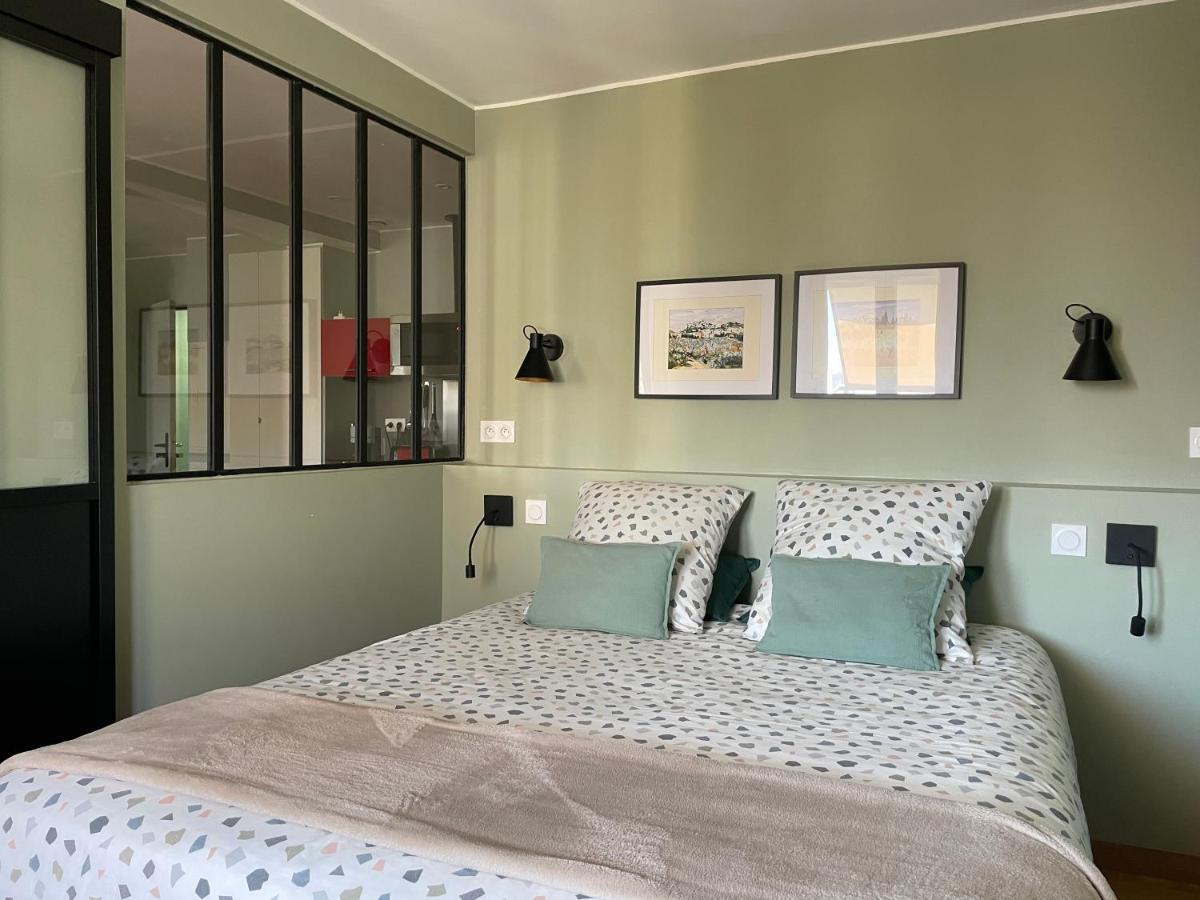 Appartement Mignon Calme Douillet Ascenseur Clim Etage Eleve Proche Parking Et Toutes Commodites Au Coeur Du Toulon Historique Kültér fotó