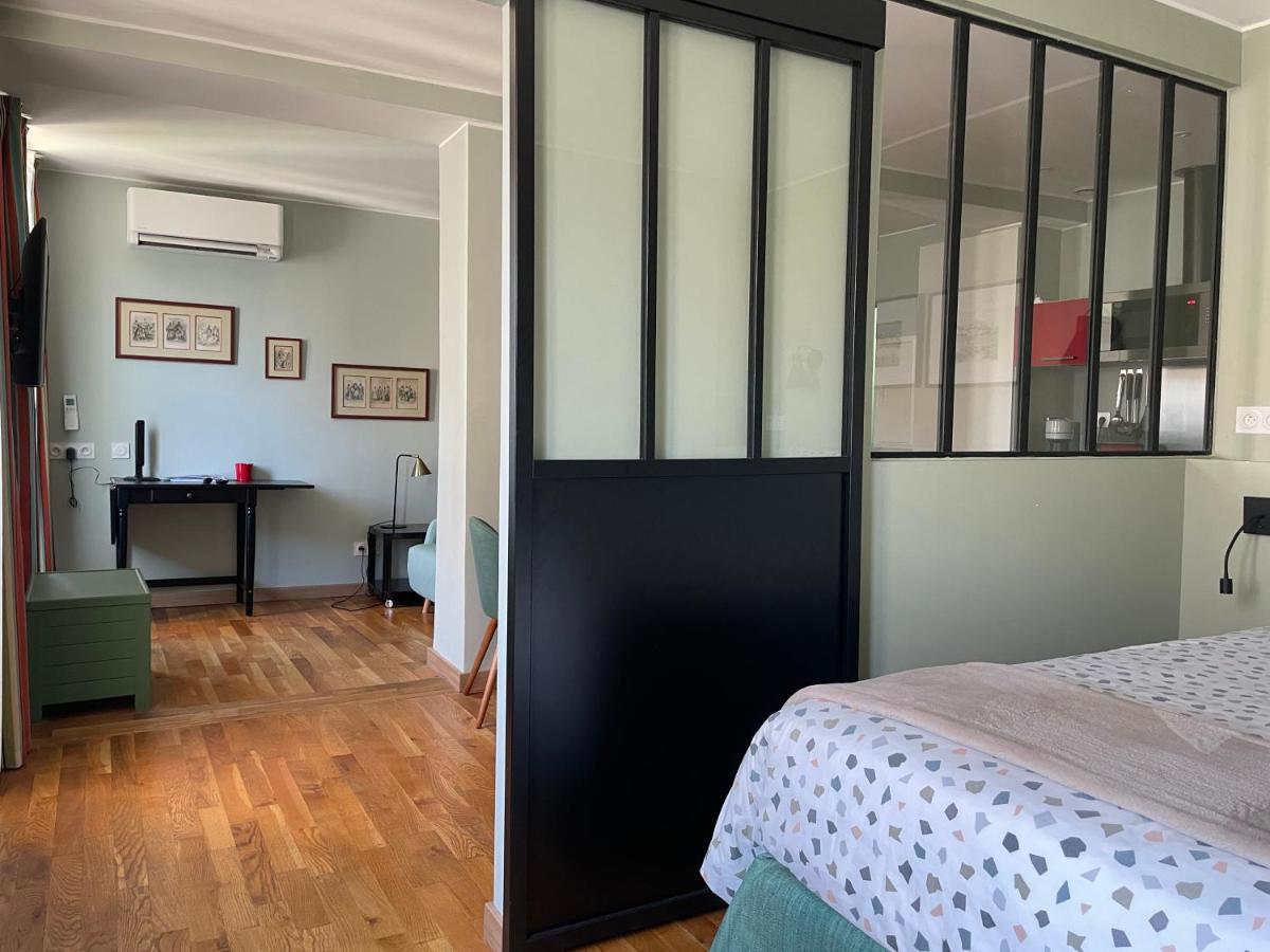 Appartement Mignon Calme Douillet Ascenseur Clim Etage Eleve Proche Parking Et Toutes Commodites Au Coeur Du Toulon Historique Kültér fotó