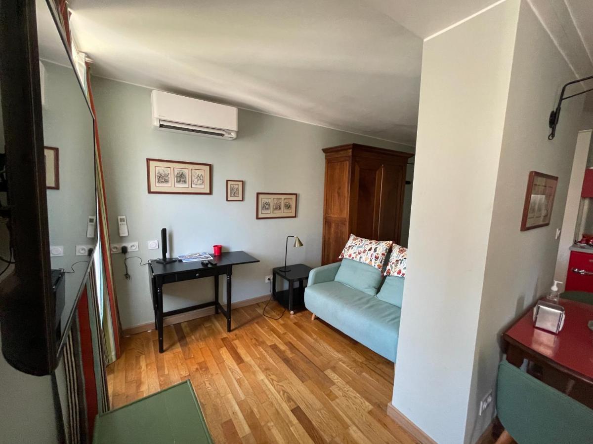 Appartement Mignon Calme Douillet Ascenseur Clim Etage Eleve Proche Parking Et Toutes Commodites Au Coeur Du Toulon Historique Kültér fotó