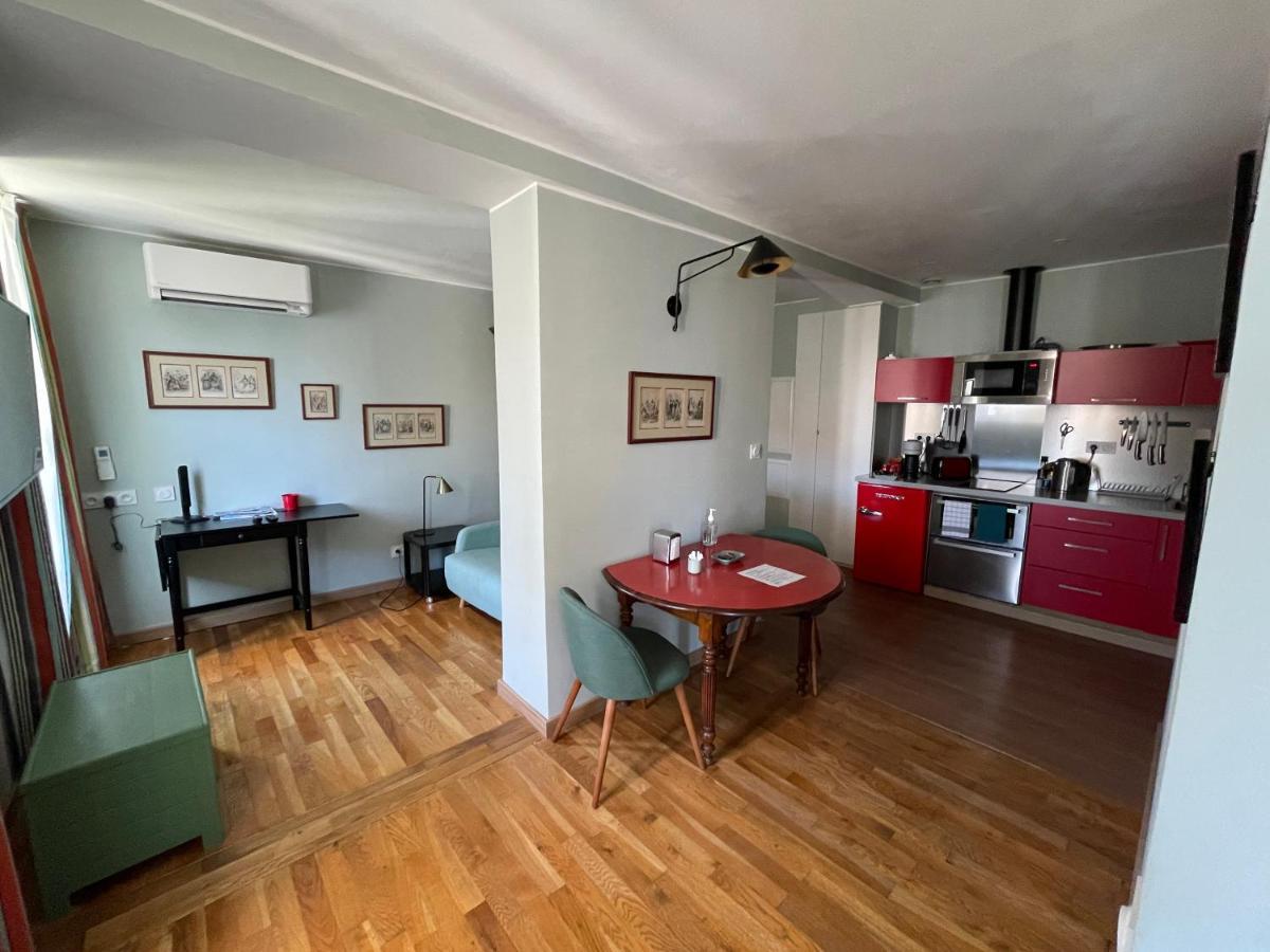 Appartement Mignon Calme Douillet Ascenseur Clim Etage Eleve Proche Parking Et Toutes Commodites Au Coeur Du Toulon Historique Kültér fotó
